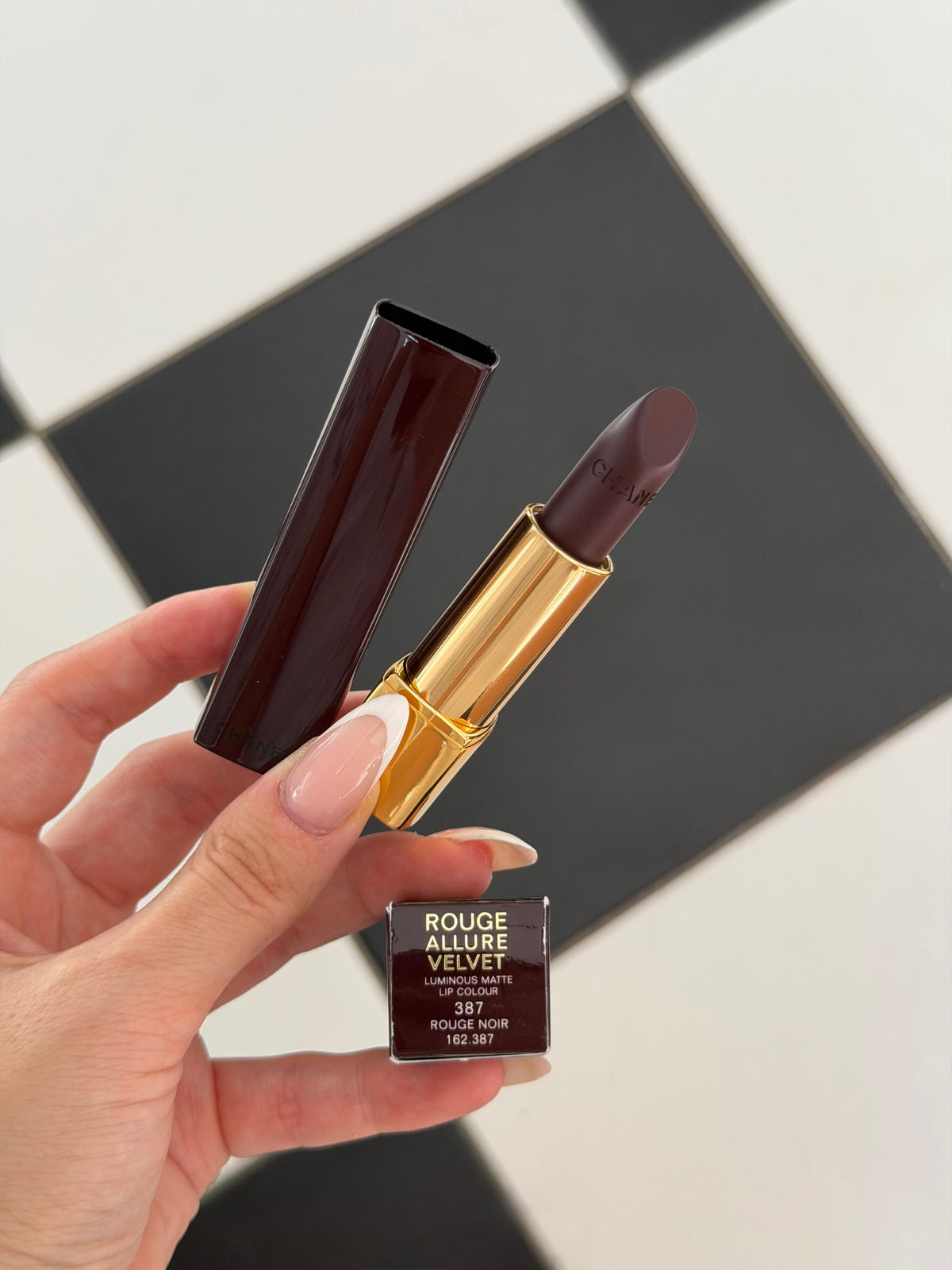 CHANEL Rouge Allure Velvet (387)
Luminous Matte Lipstick