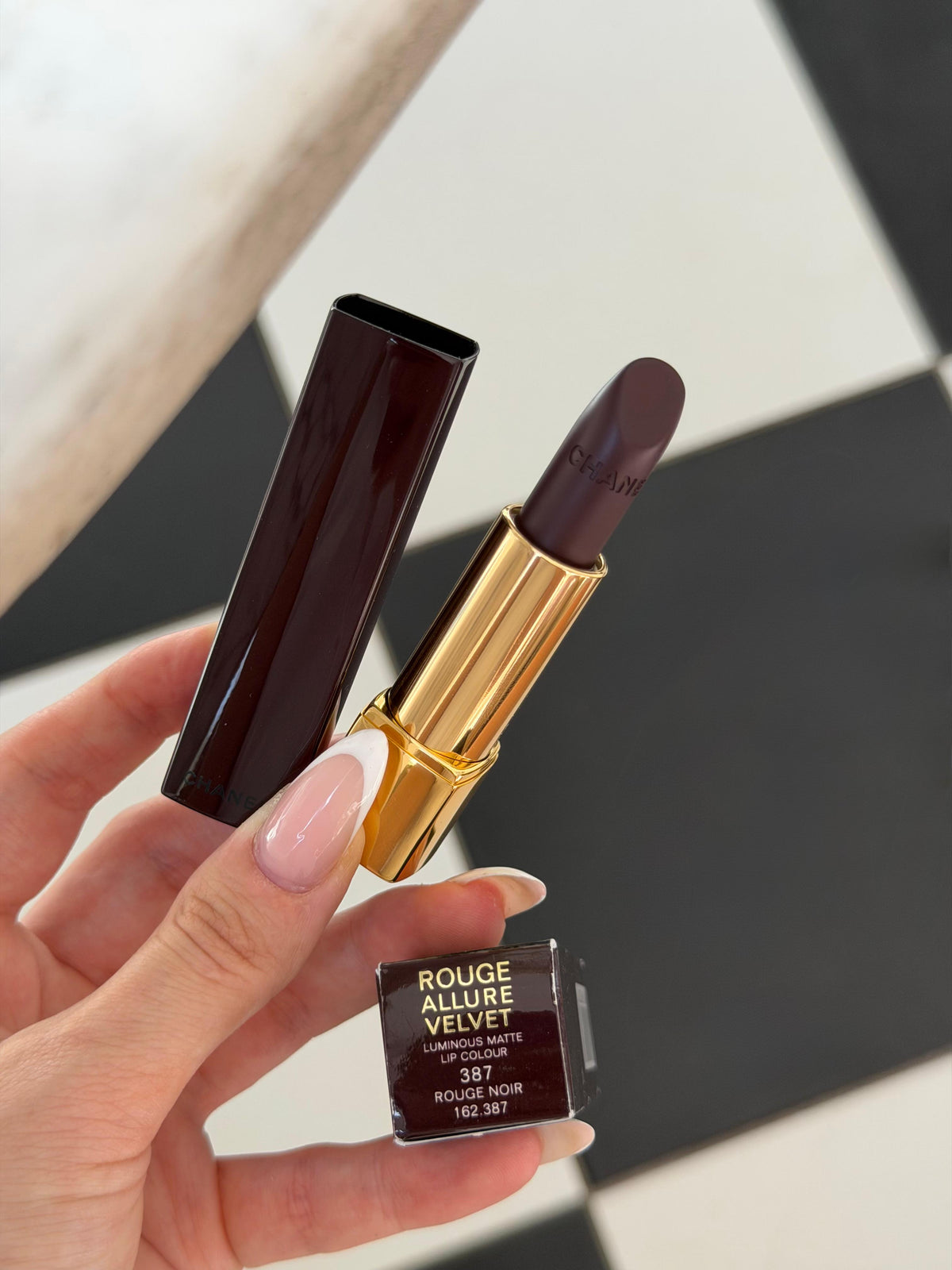 CHANEL Rouge Allure Velvet (387)
Luminous Matte Lipstick