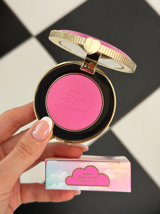 TOO FACED Cloud Crush Blush - Super Candy Clouds
Velvety Second-Skin Powder Formula