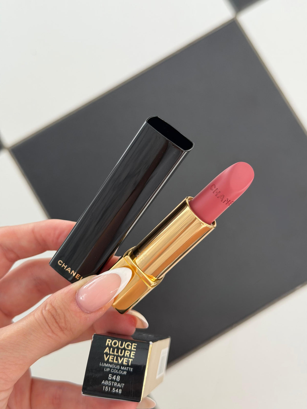 CHANEL Rouge Allure Velvet (548)
Luminous Matte Lipstick