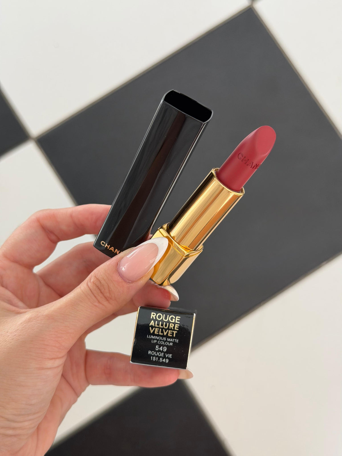 CHANEL Rouge Allure Velvet (549)
Luminous Matte Lipstick