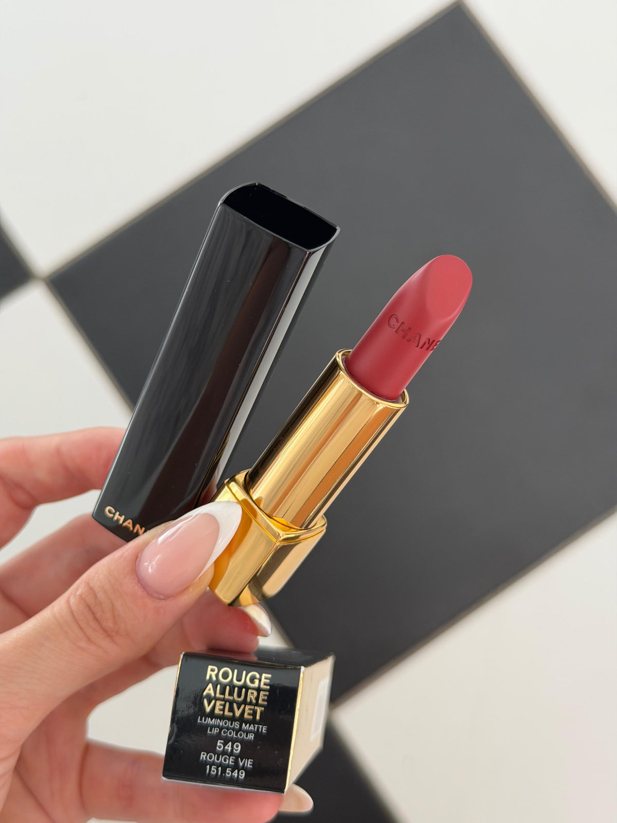 CHANEL Rouge Allure Velvet (549)
Luminous Matte Lipstick