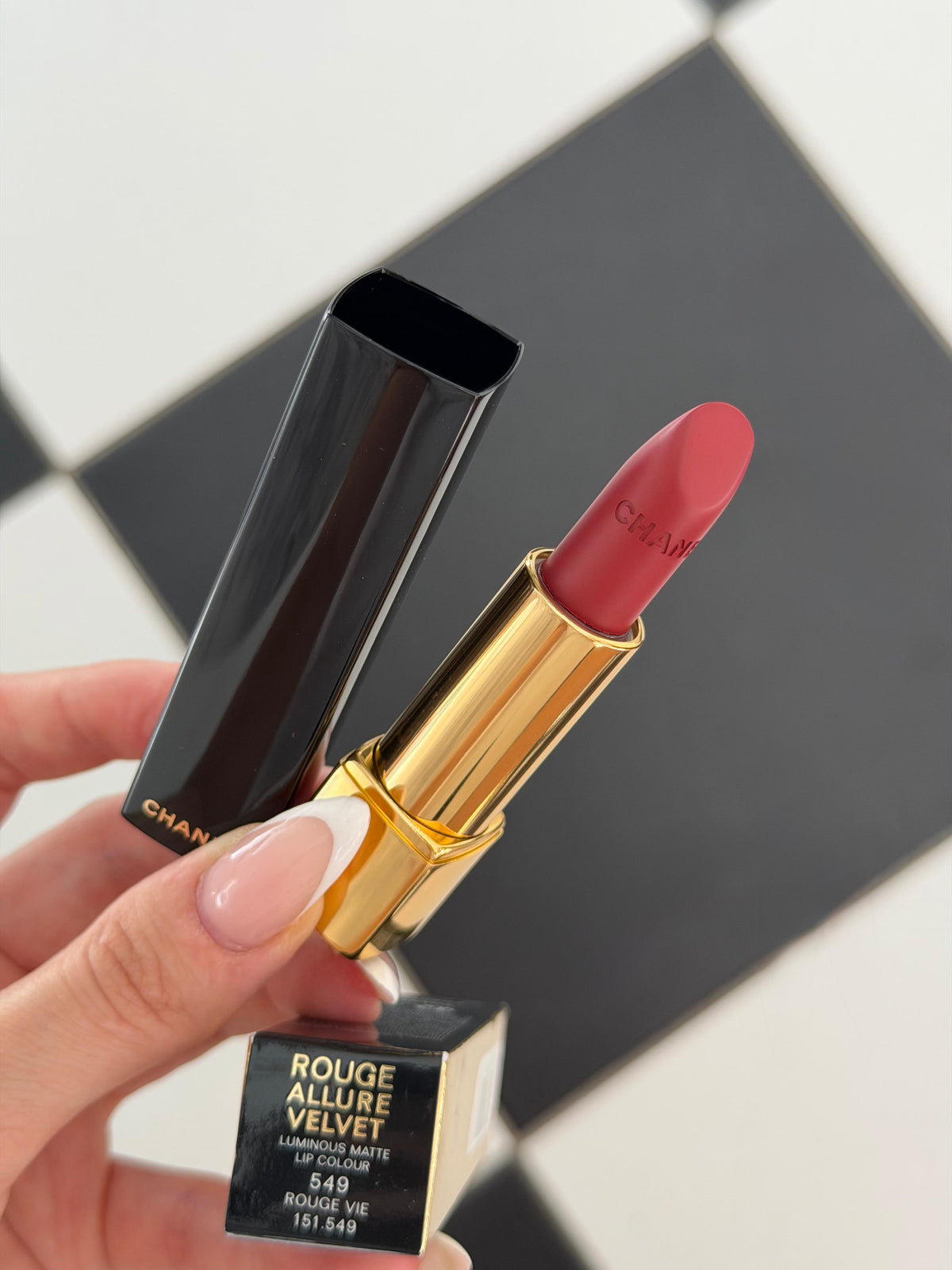 CHANEL Rouge Allure Velvet (549)
Luminous Matte Lipstick