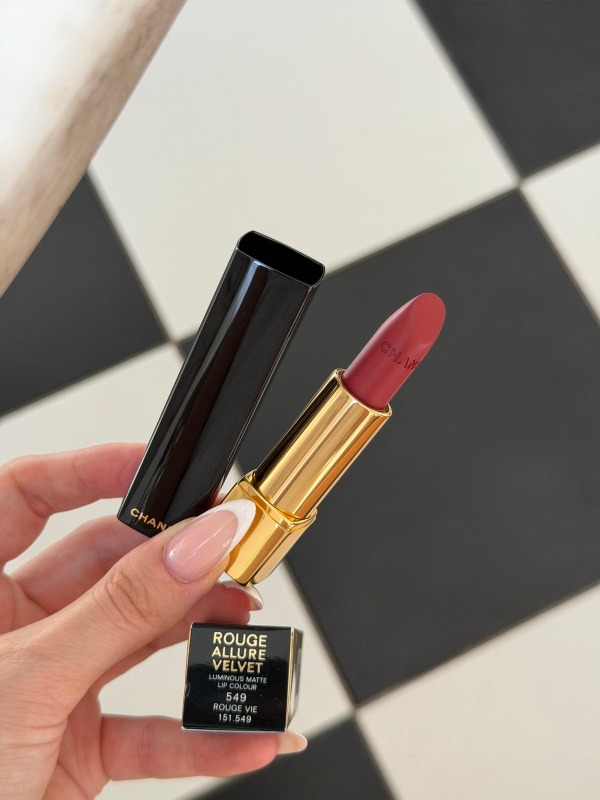 CHANEL Rouge Allure Velvet (549)
Luminous Matte Lipstick