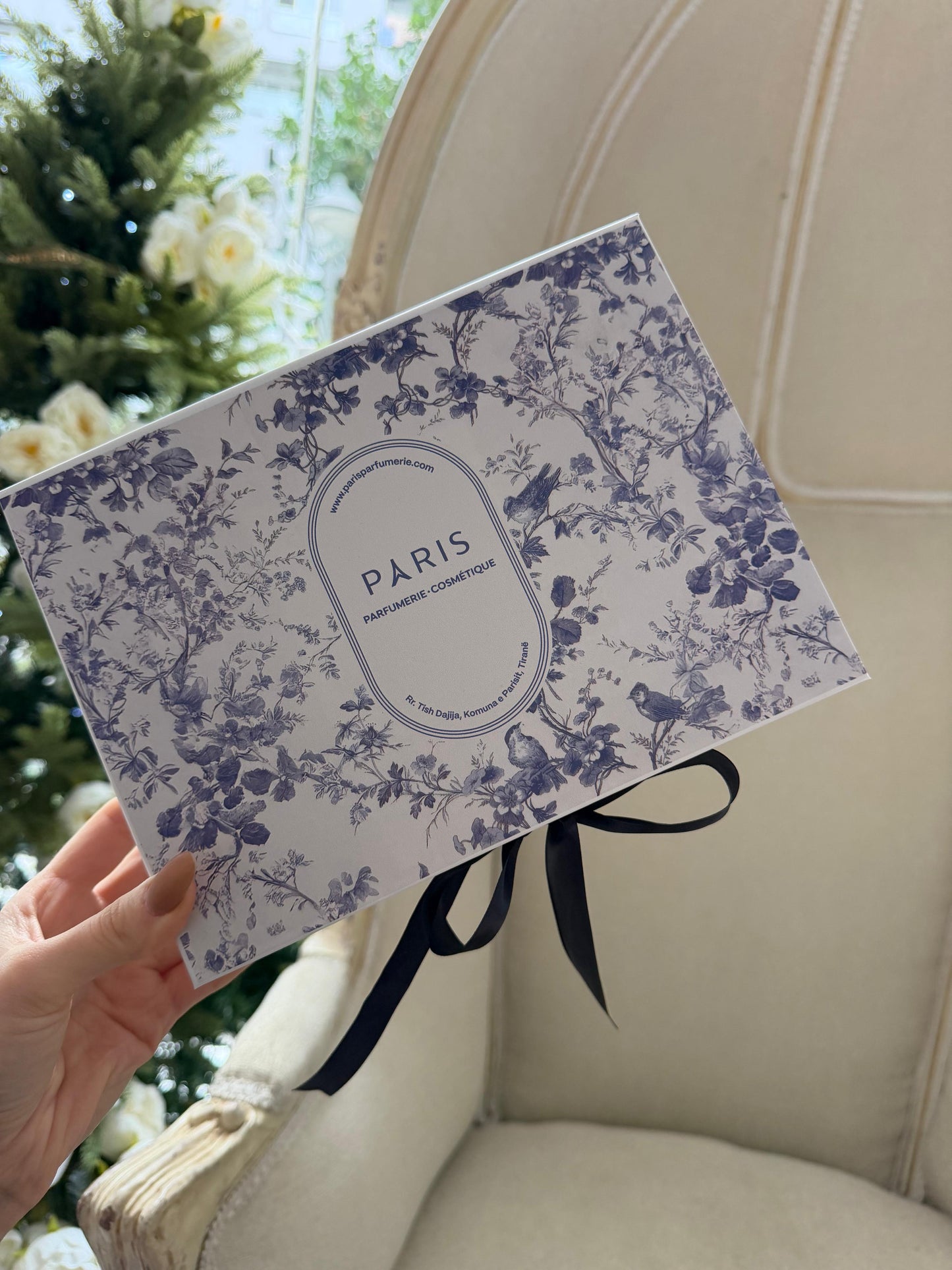 PARIS Blue Flower Gift Box