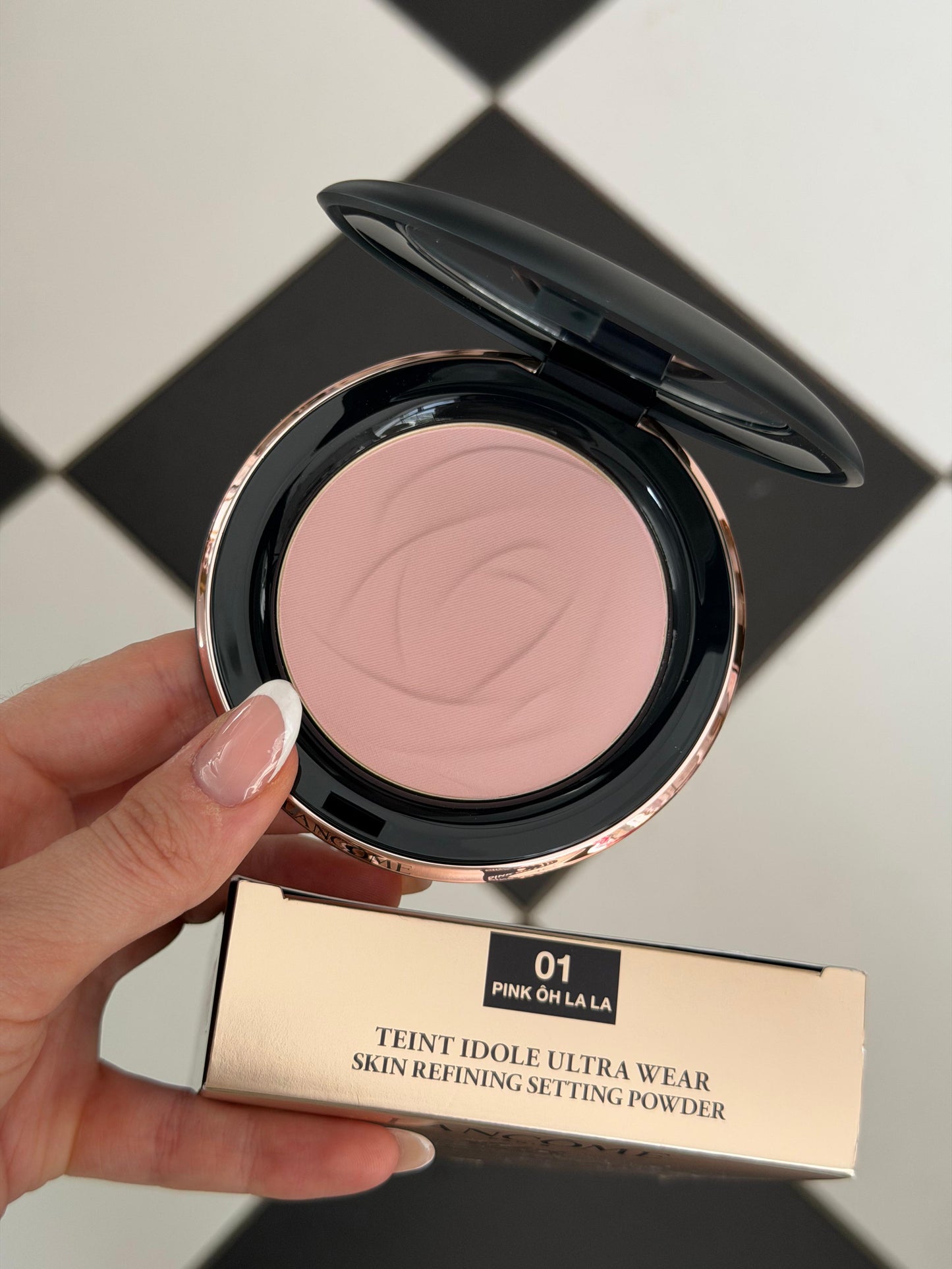 LANCÔME Teint Idole Ultra Wear Skin Refining Setting Powder (01)
All-Day Setting & Pore-Blurring
