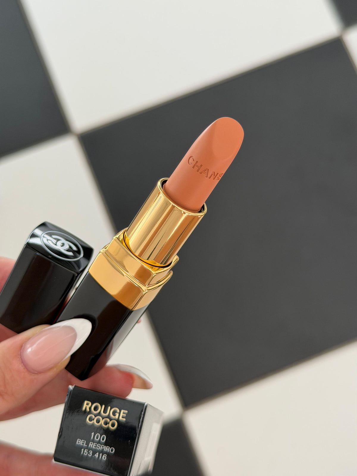 CHANEL Rouge Coco (100)
Ultra Hydrating Lipstick