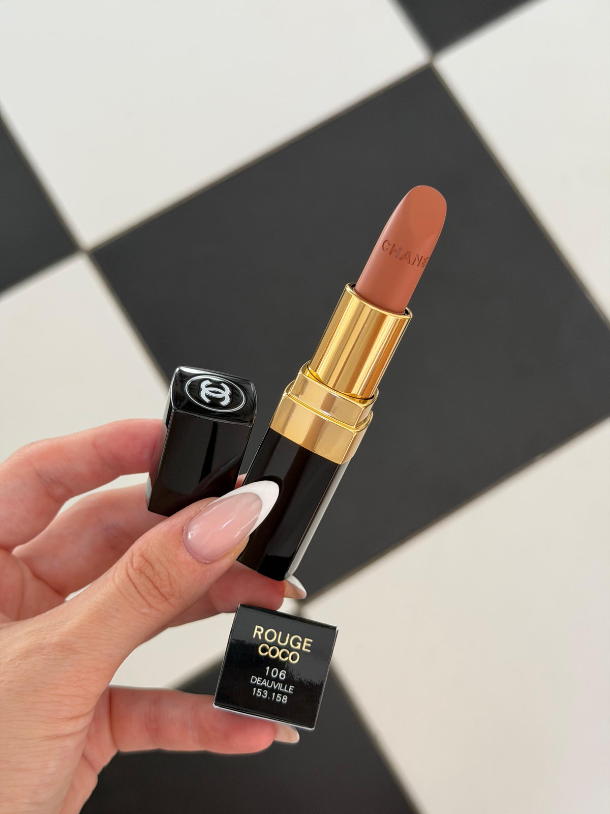 CHANEL Rouge Coco (106)
Ultra Hydrating Lipstick