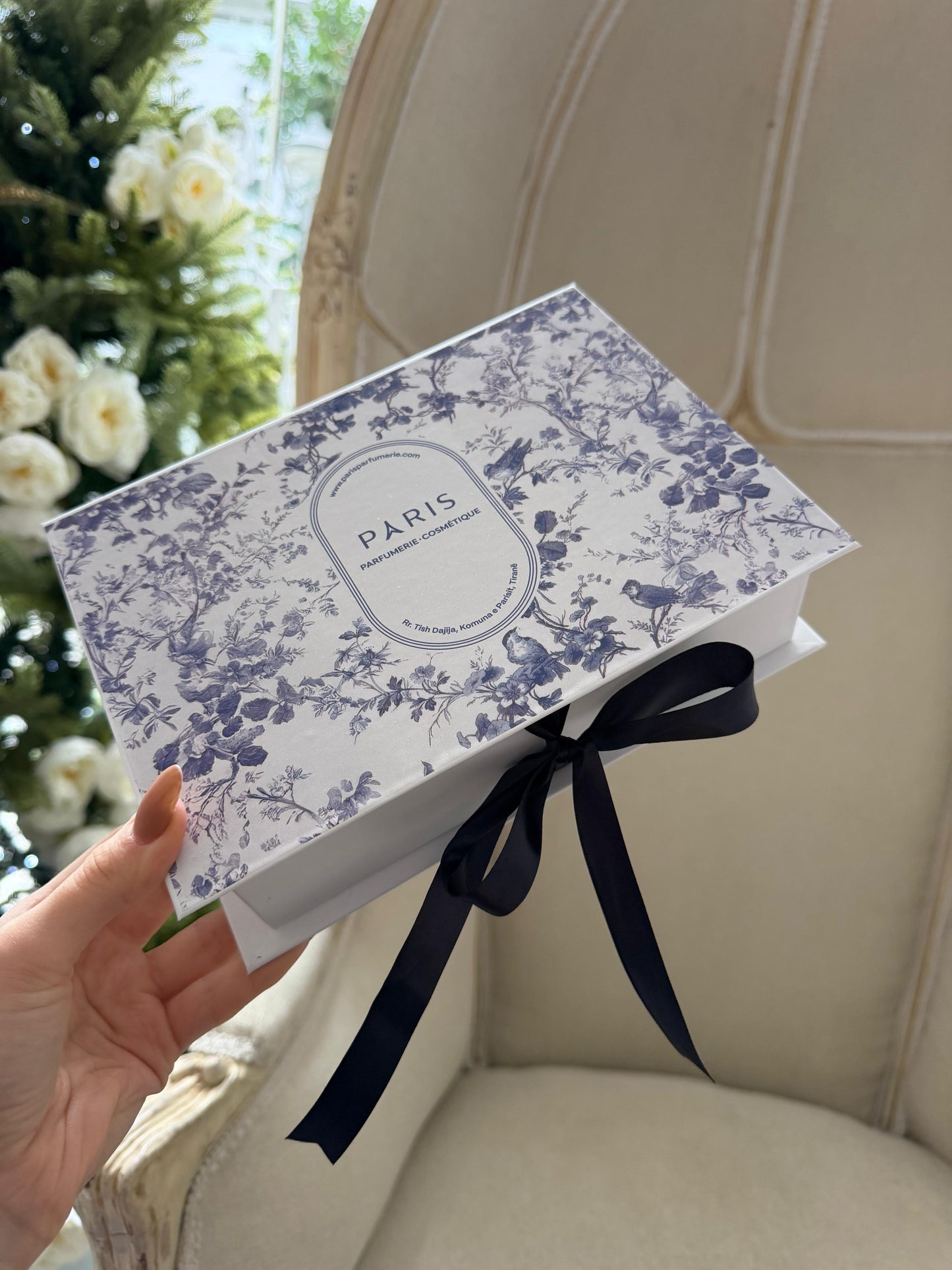PARIS Blue Flower Gift Box