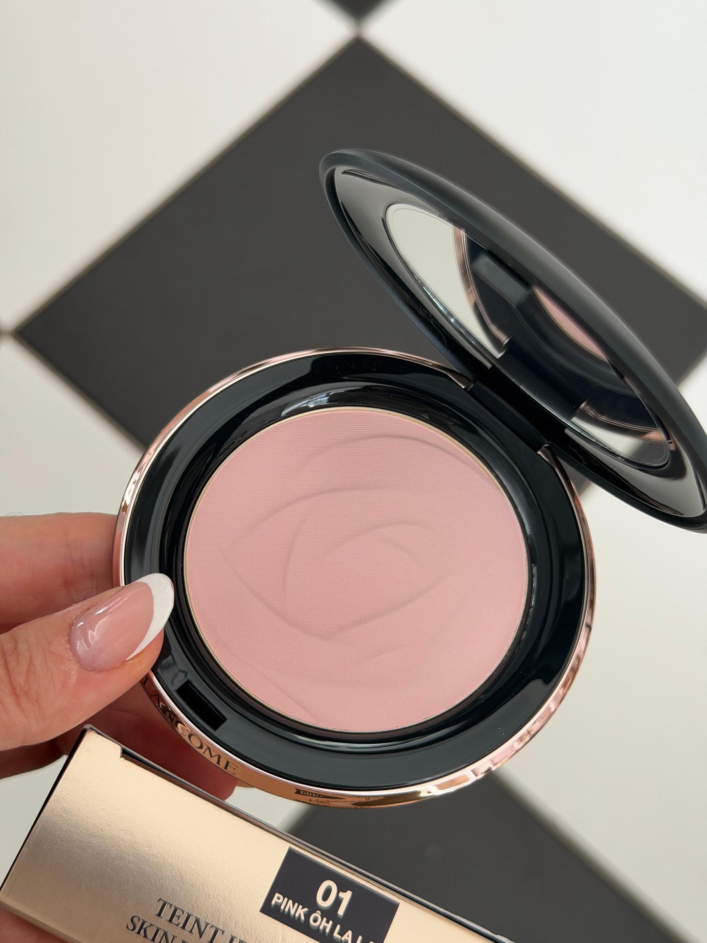 LANCÔME Teint Idole Ultra Wear Skin Refining Setting Powder (01)
All-Day Setting & Pore-Blurring