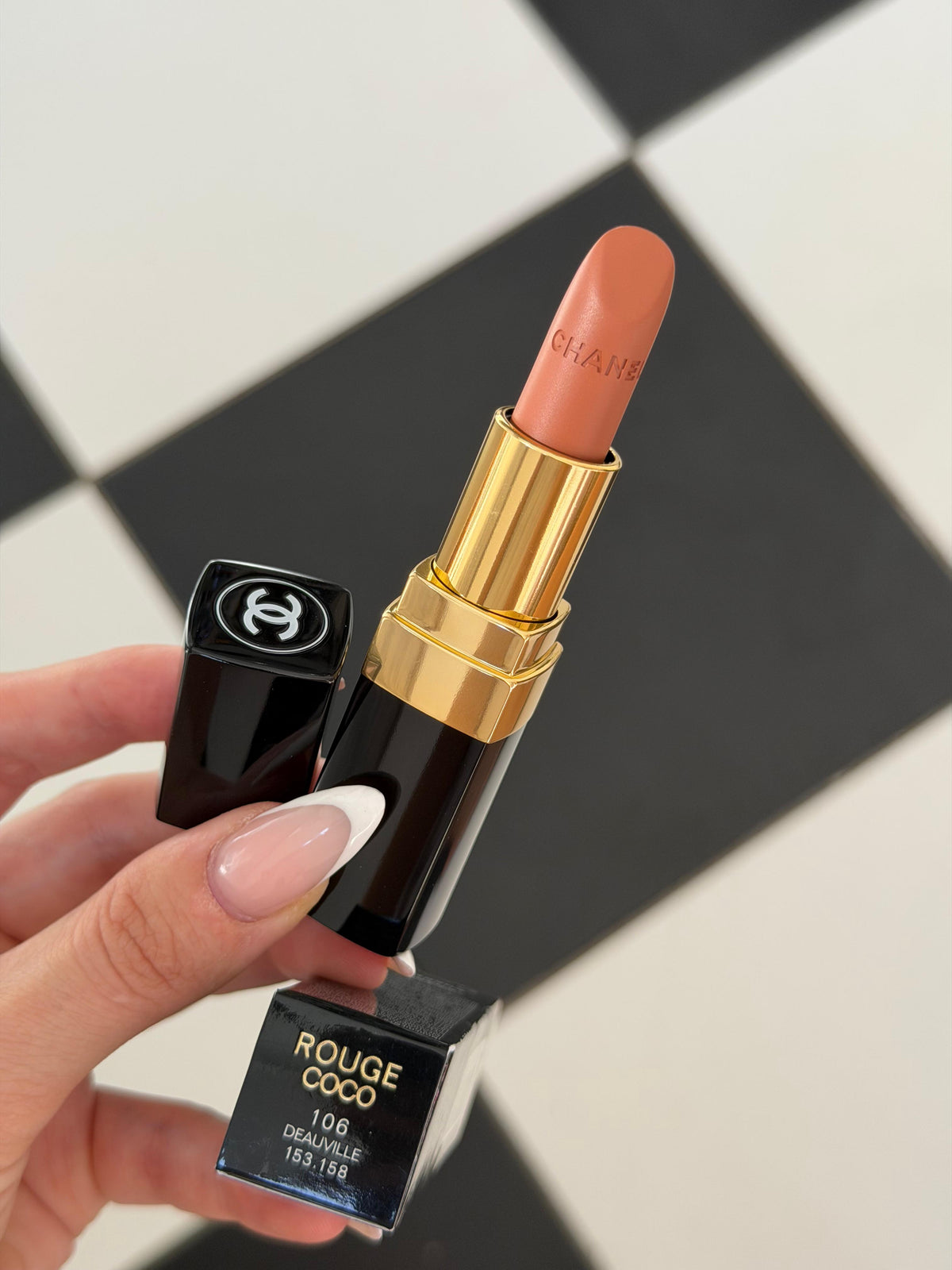 CHANEL Rouge Coco (106)
Ultra Hydrating Lipstick