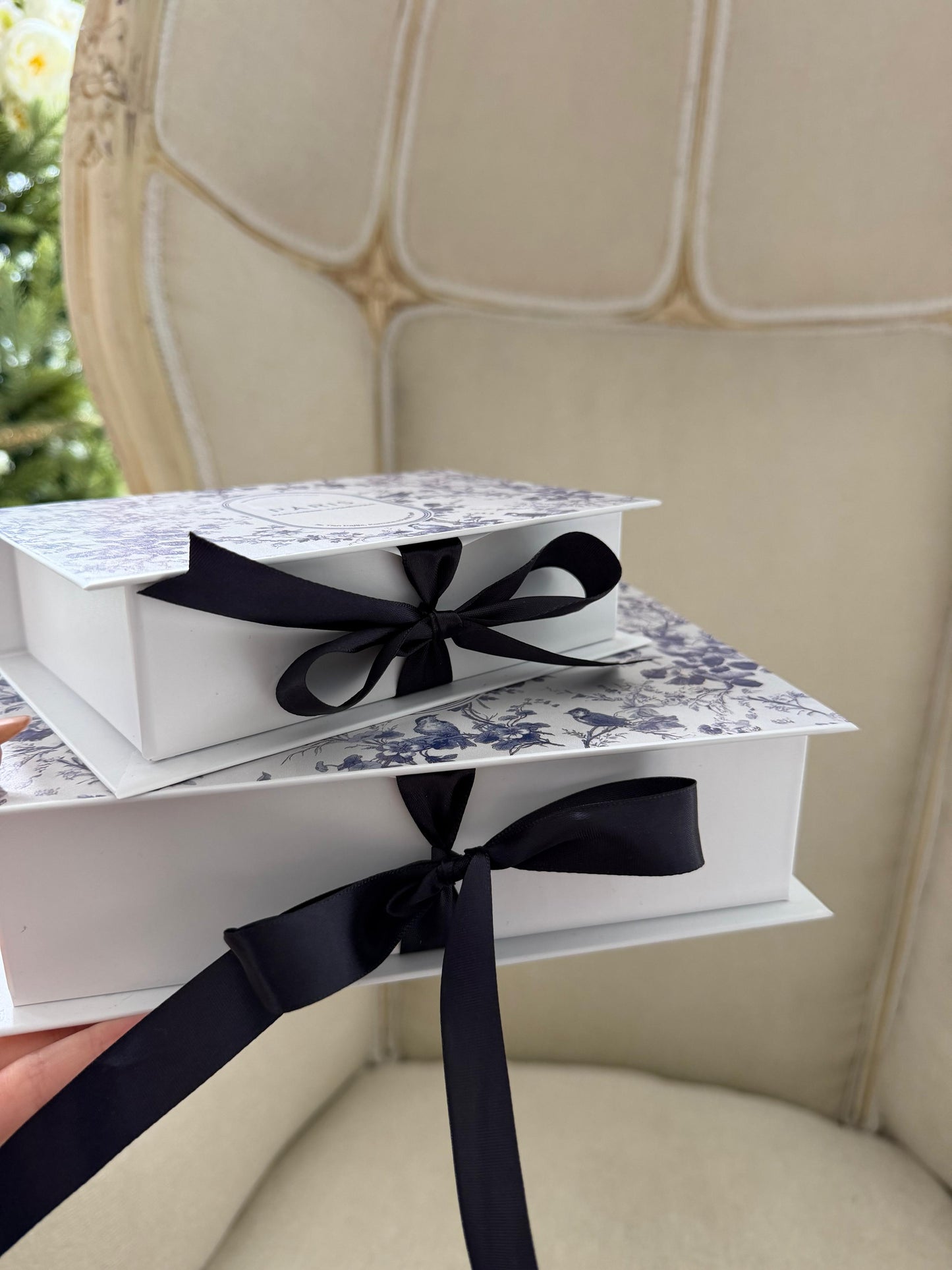 PARIS Blue Flower Gift Box