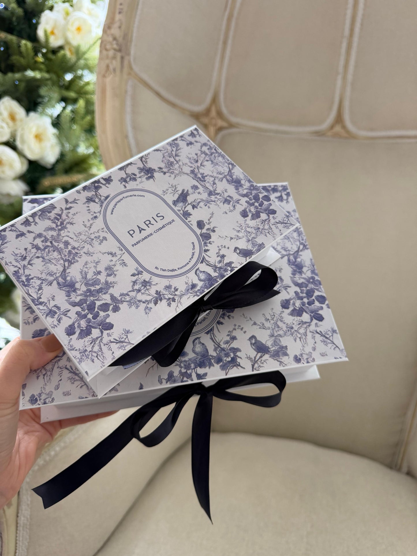 PARIS Blue Flower Gift Box