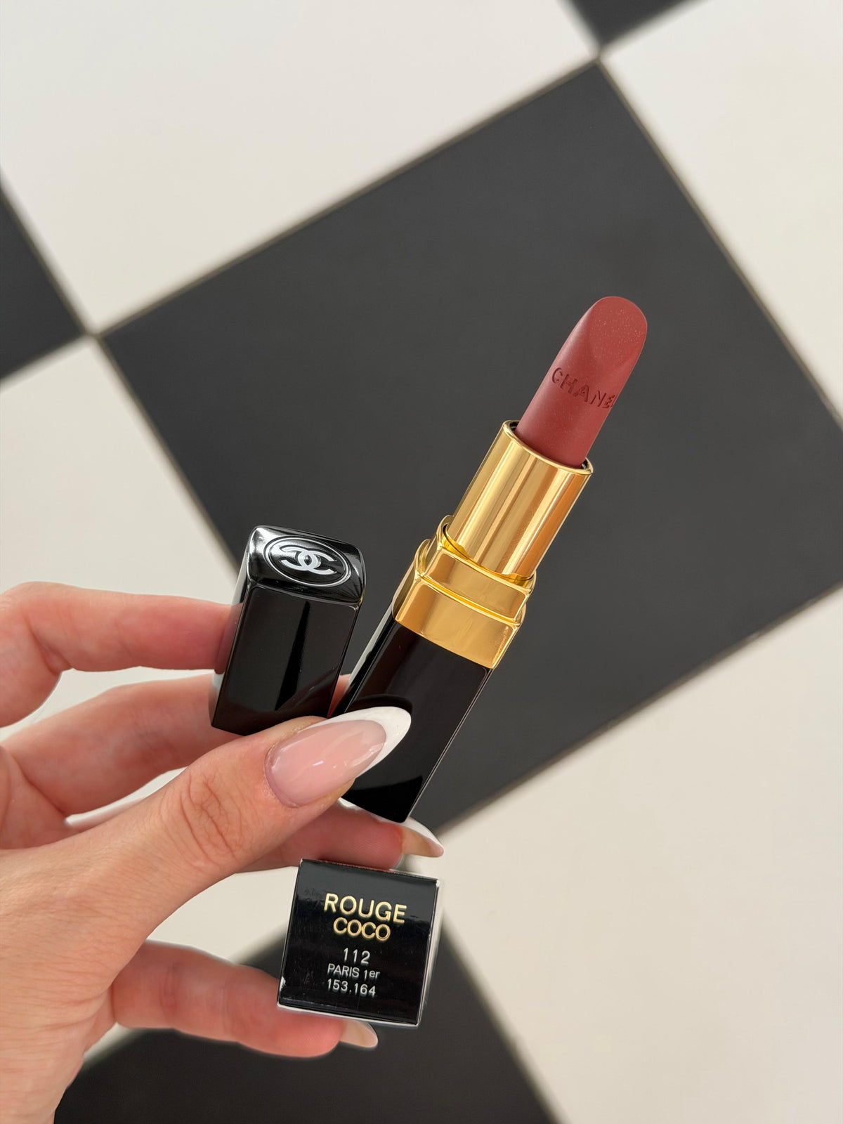 CHANEL Rouge Coco (112)
Ultra Hydrating Lipstick