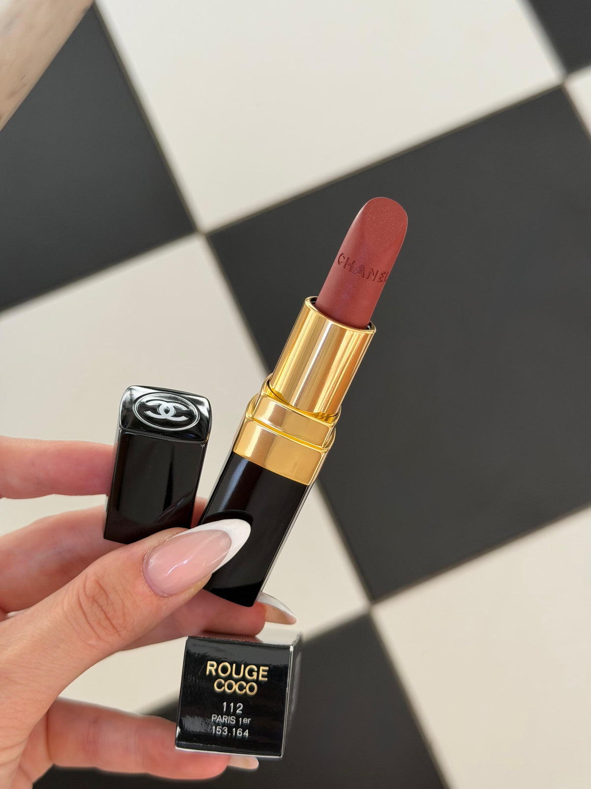 CHANEL Rouge Coco (112)
Ultra Hydrating Lipstick