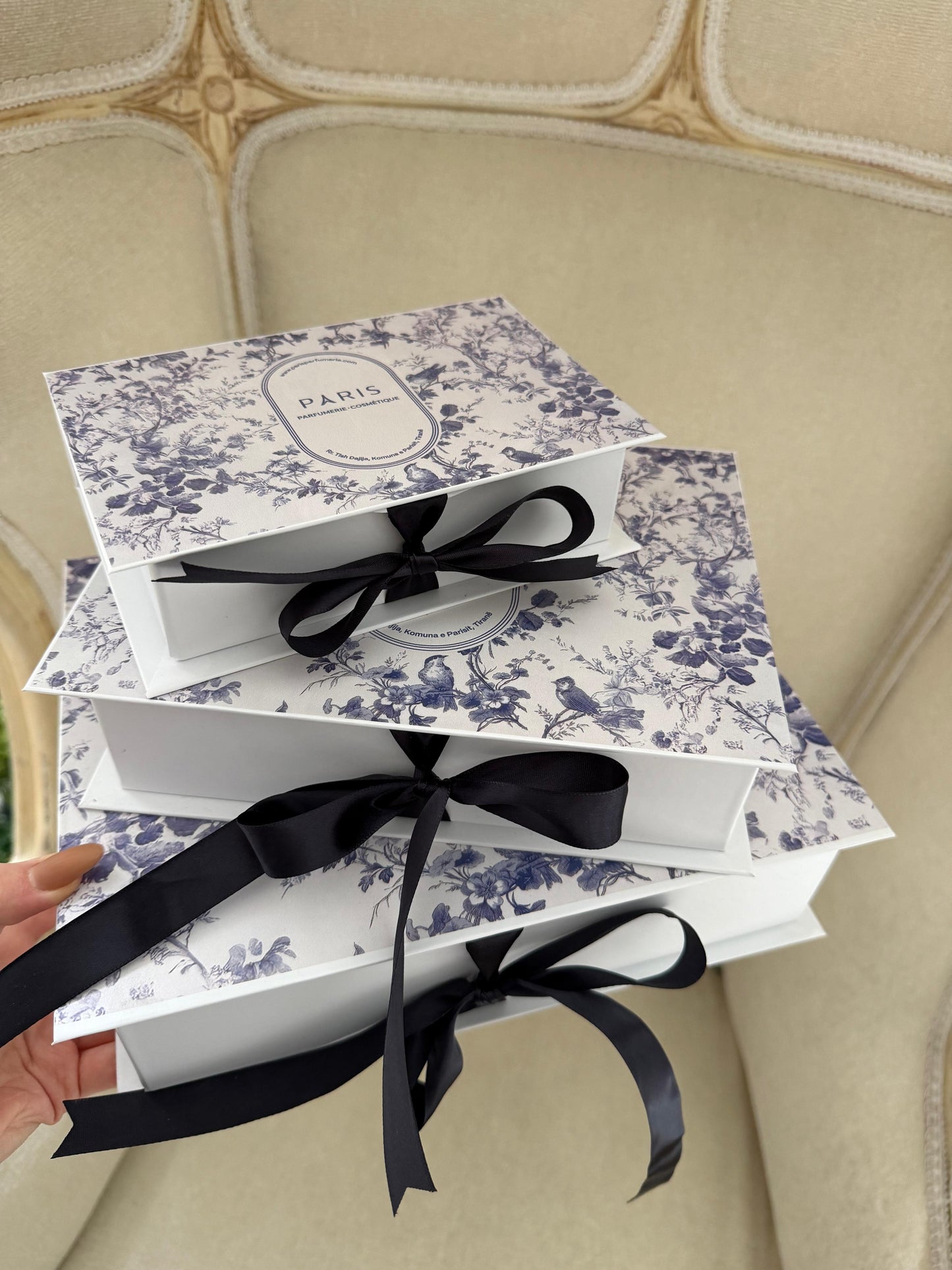 PARIS Blue Flower Gift Box