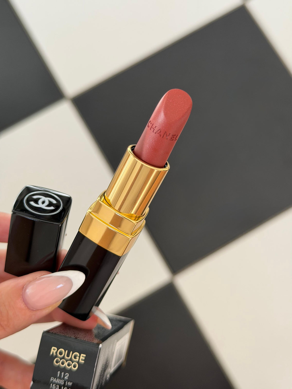 CHANEL Rouge Coco (112)
Ultra Hydrating Lipstick