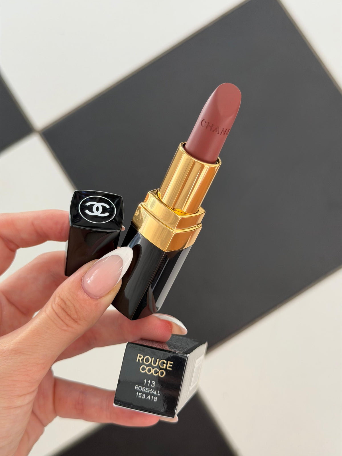 CHANEL Rouge Coco (113)
Ultra Hydrating Lipstick