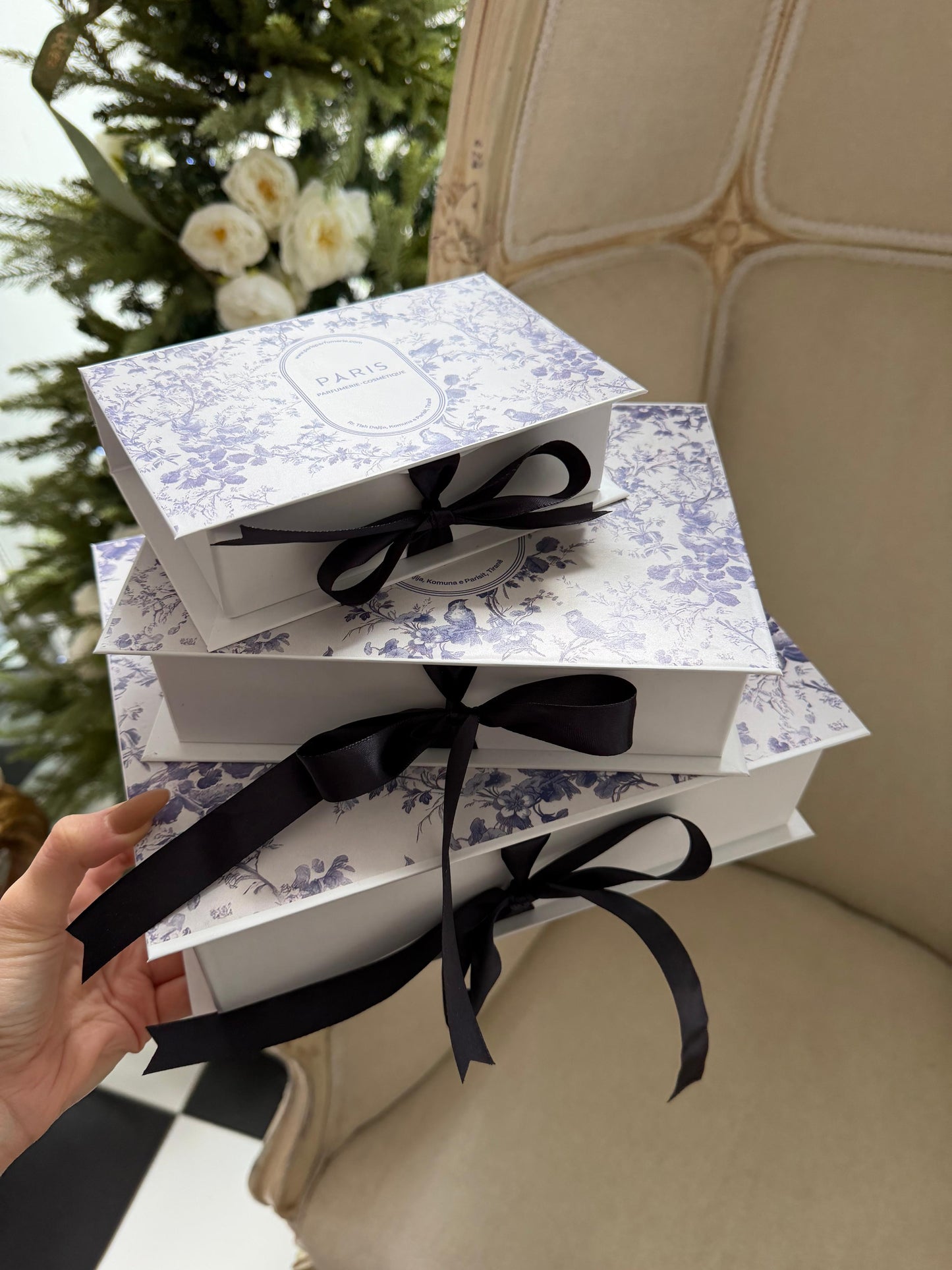 PARIS Blue Flower Gift Box