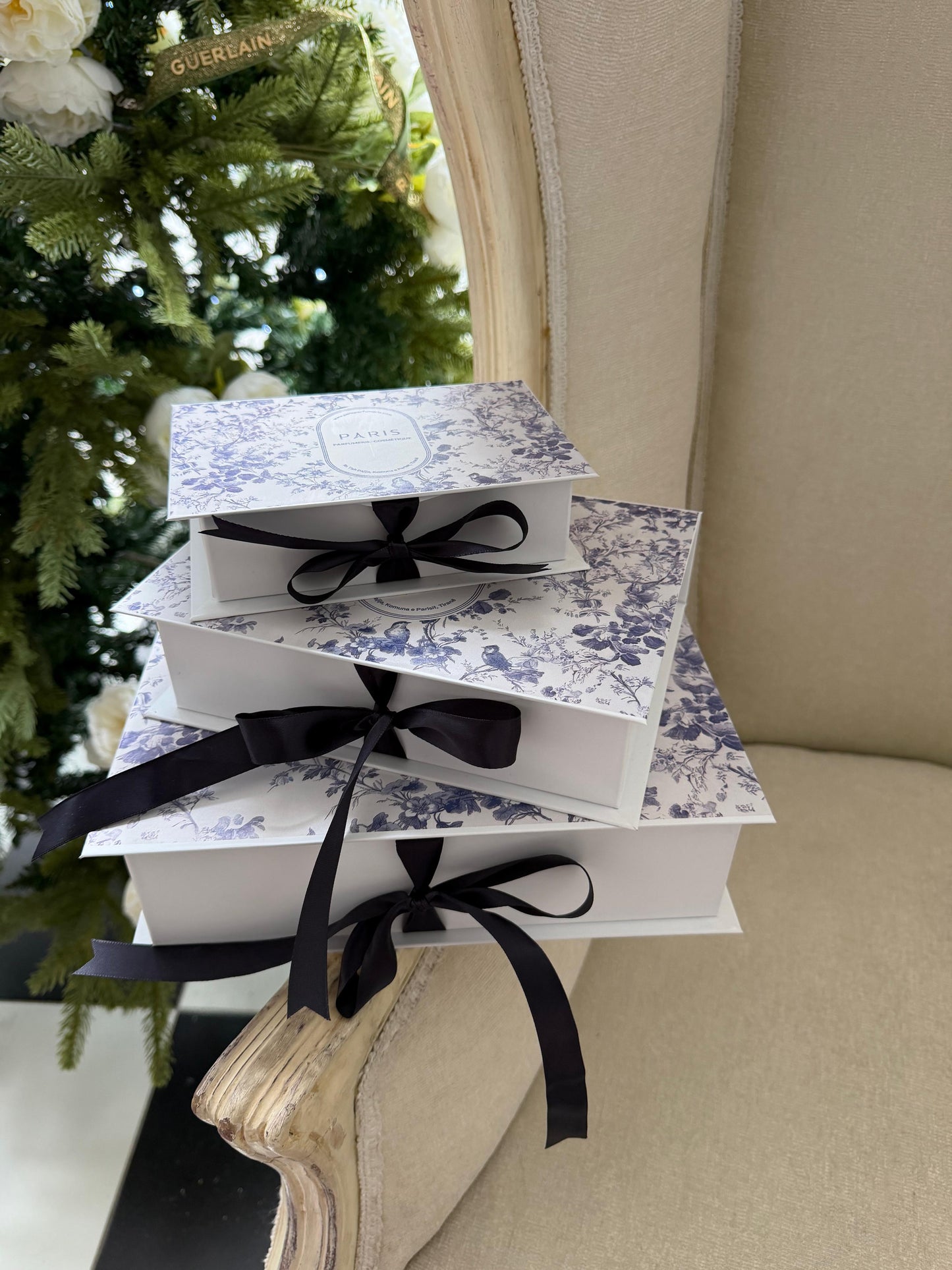 PARIS Blue Flower Gift Box