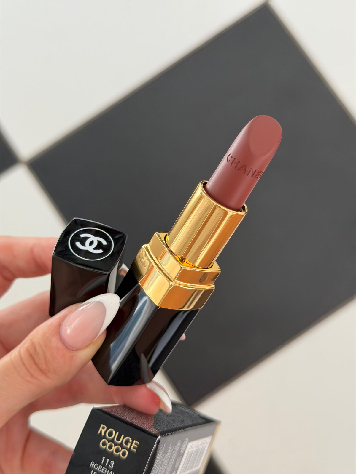 CHANEL Rouge Coco (113)
Ultra Hydrating Lipstick