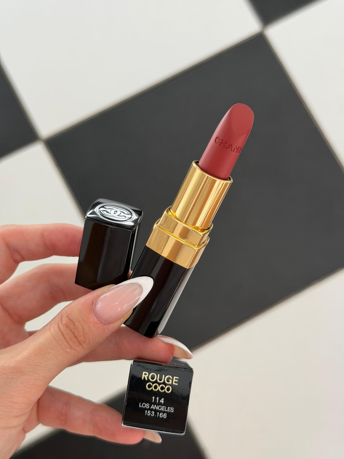 CHANEL Rouge Coco (114)
Ultra Hydrating Lipstick