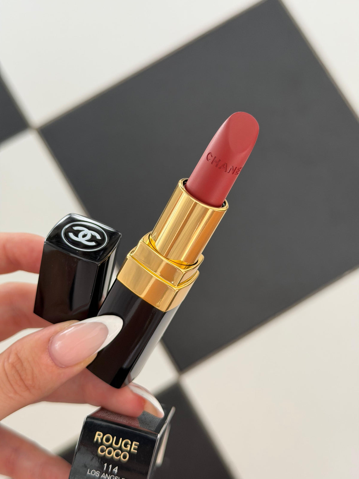 CHANEL Rouge Coco (114)
Ultra Hydrating Lipstick
