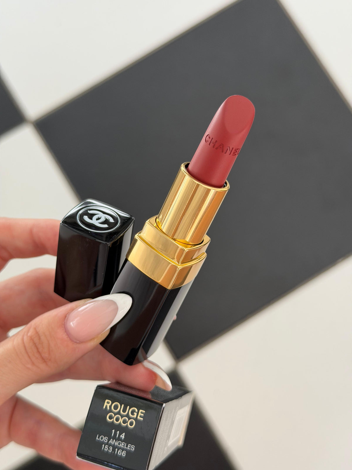 CHANEL Rouge Coco (114)
Ultra Hydrating Lipstick