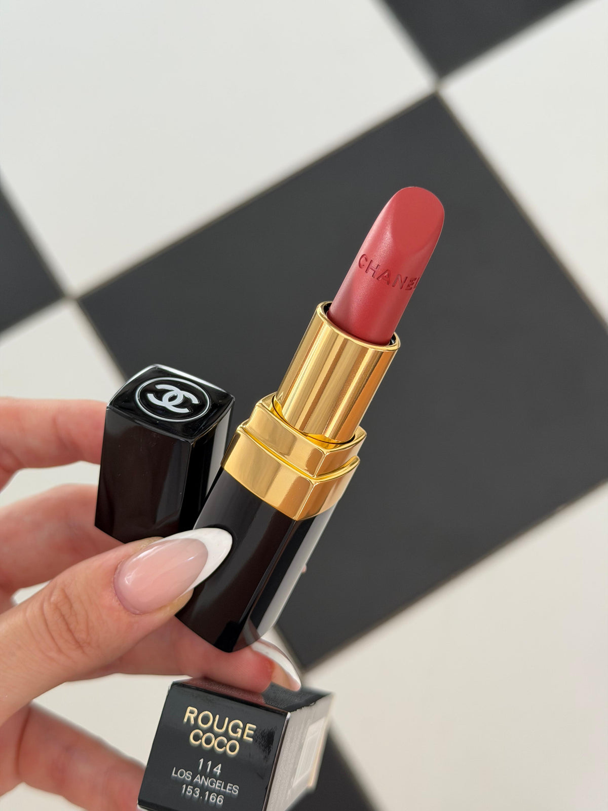 CHANEL Rouge Coco (114)
Ultra Hydrating Lipstick