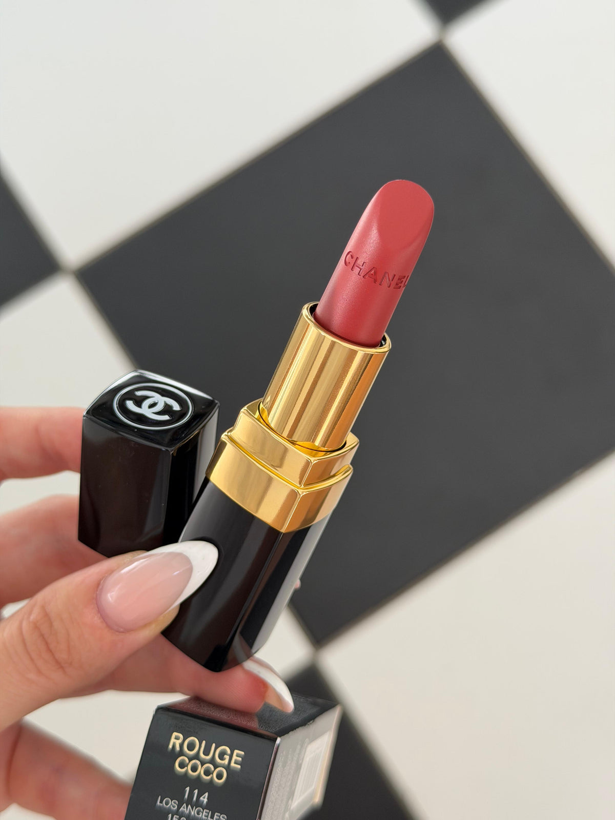 CHANEL Rouge Coco (114)
Ultra Hydrating Lipstick