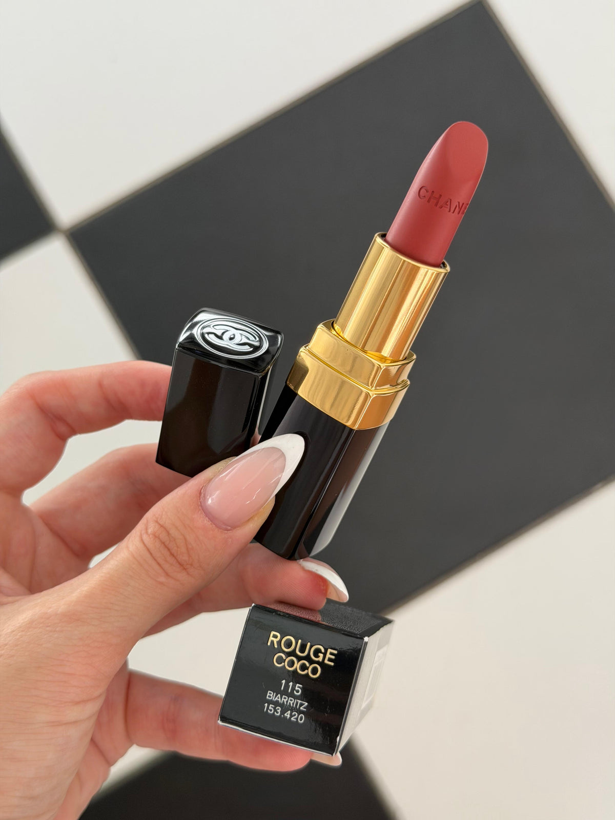 CHANEL Rouge Coco (115)
Ultra Hydrating Lipstick