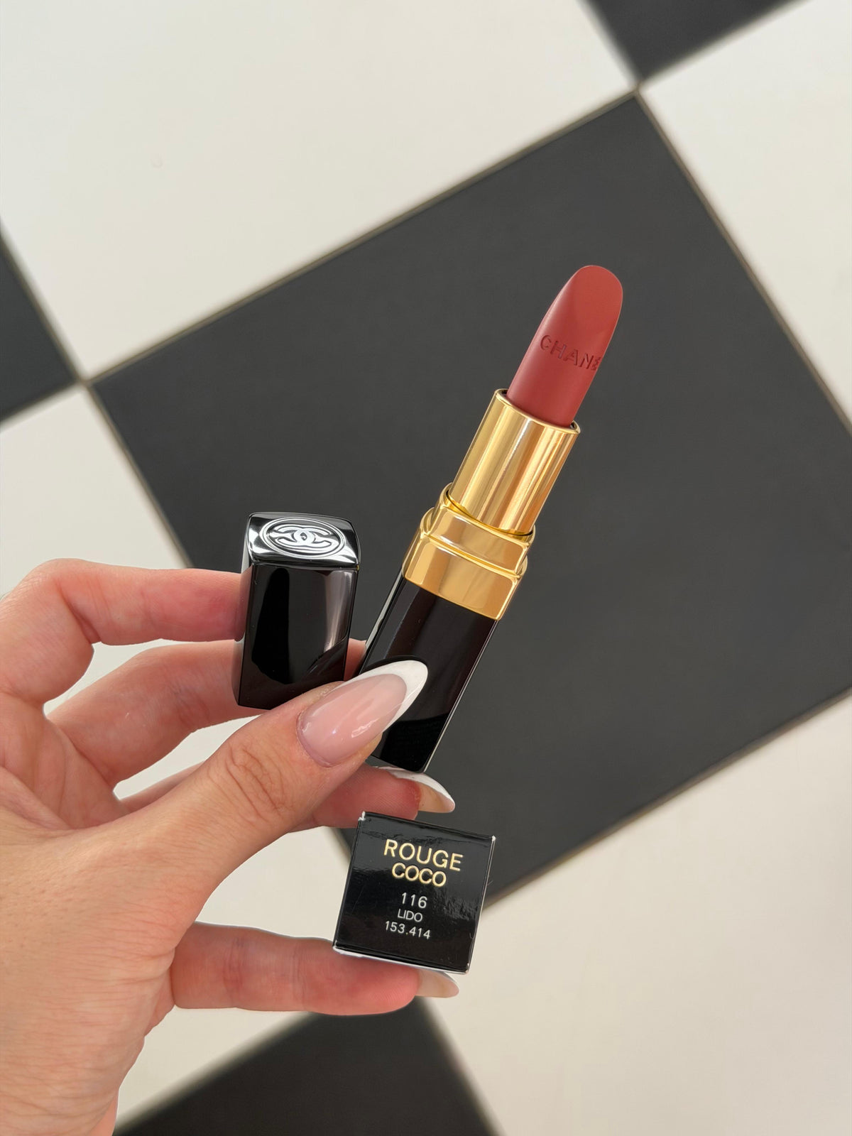 CHANEL Rouge Coco (116)
Ultra Hydrating Lipstick