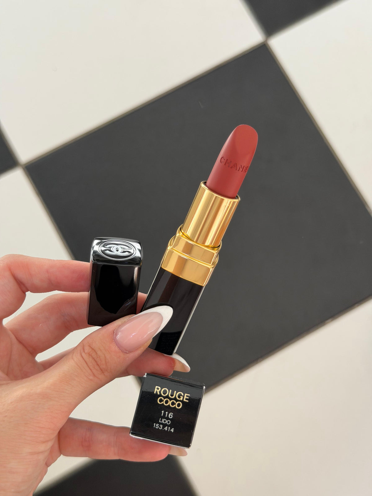 CHANEL Rouge Coco (116)
Ultra Hydrating Lipstick