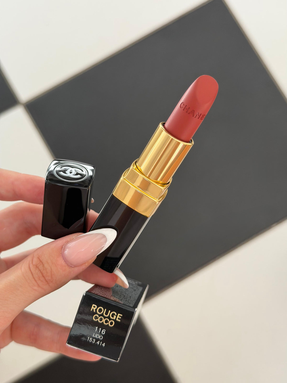 CHANEL Rouge Coco (116)
Ultra Hydrating Lipstick