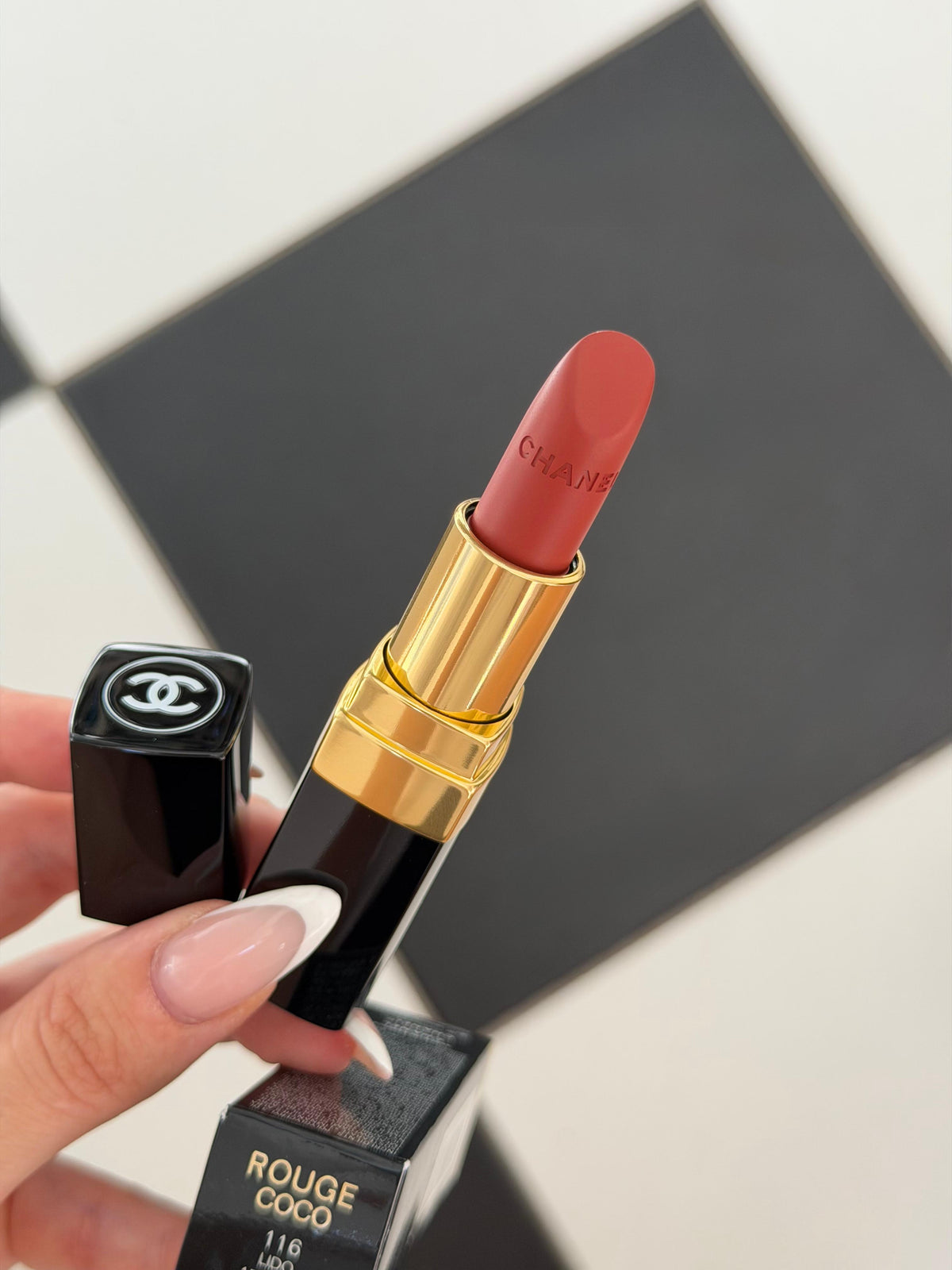 CHANEL Rouge Coco (116)
Ultra Hydrating Lipstick