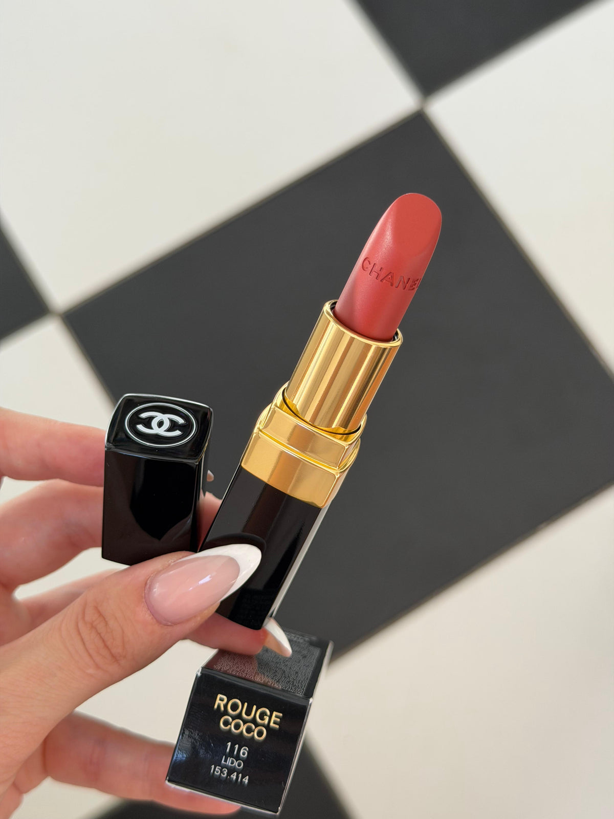 CHANEL Rouge Coco (116)
Ultra Hydrating Lipstick