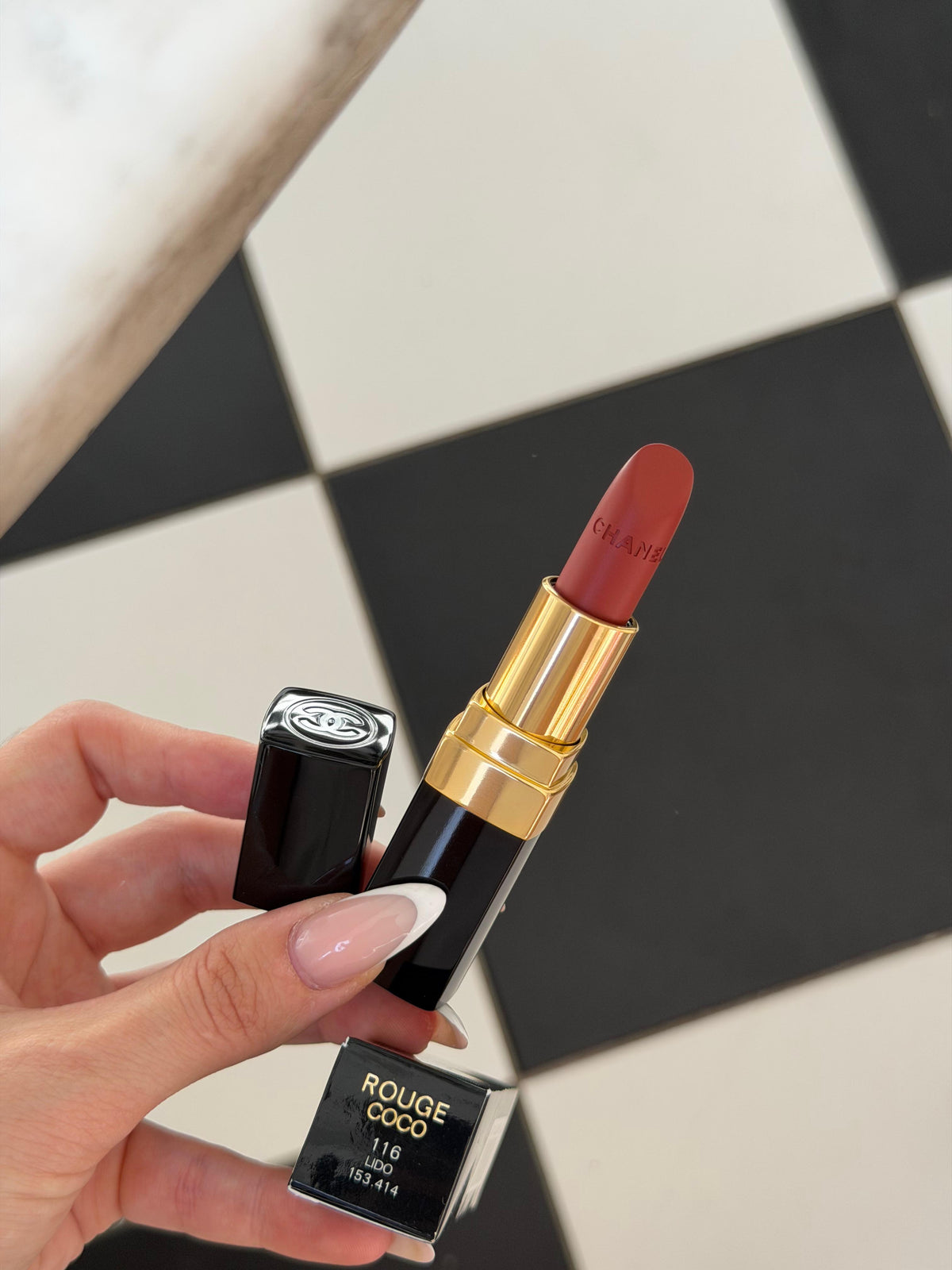 CHANEL Rouge Coco (116)
Ultra Hydrating Lipstick