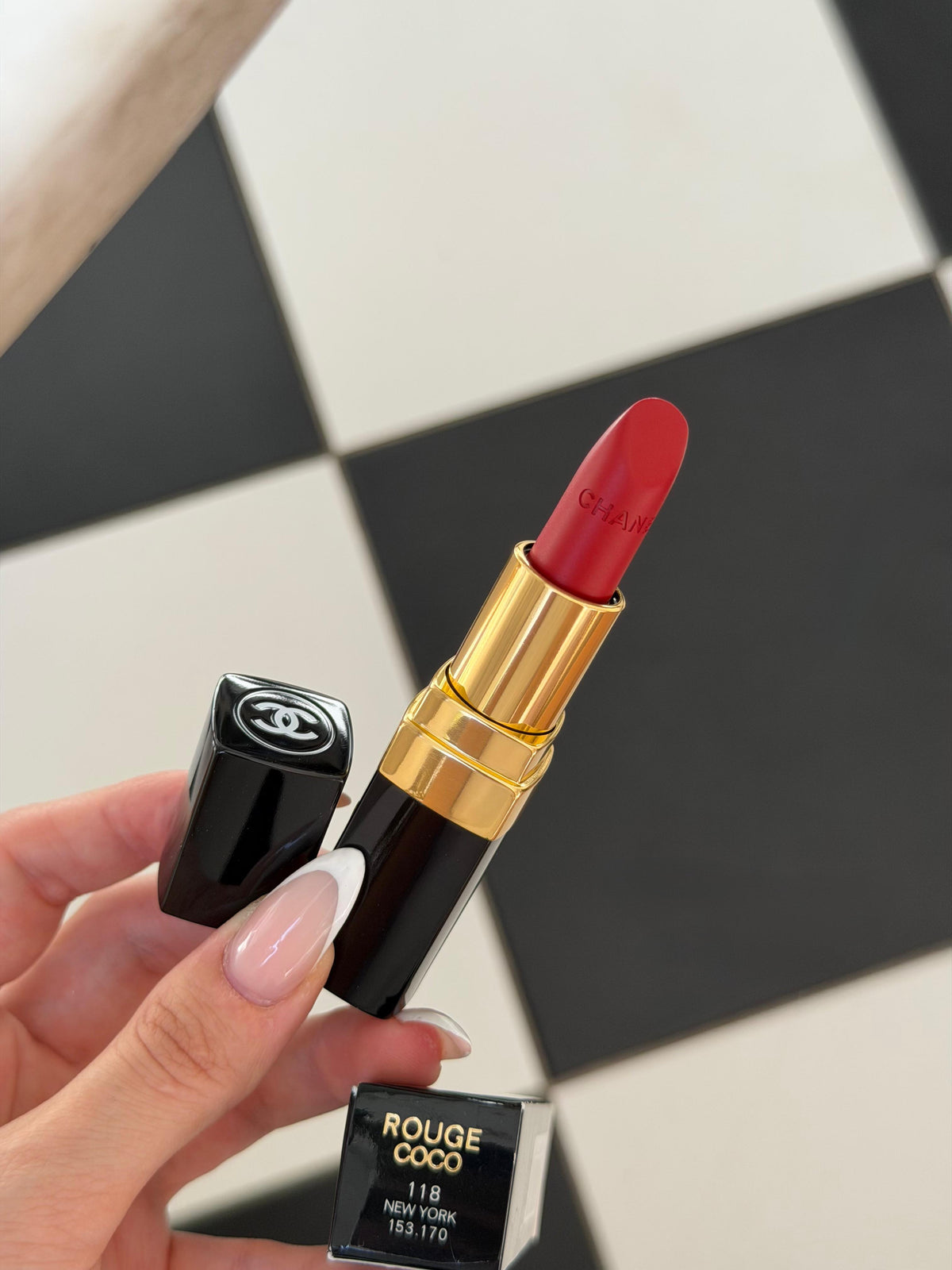 CHANEL Rouge Coco (118)
Ultra Hydrating Lipstick