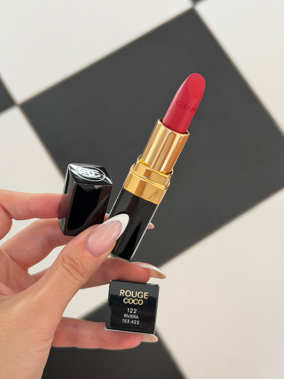 CHANEL Rouge Coco (122)
Ultra Hydrating Lipstick