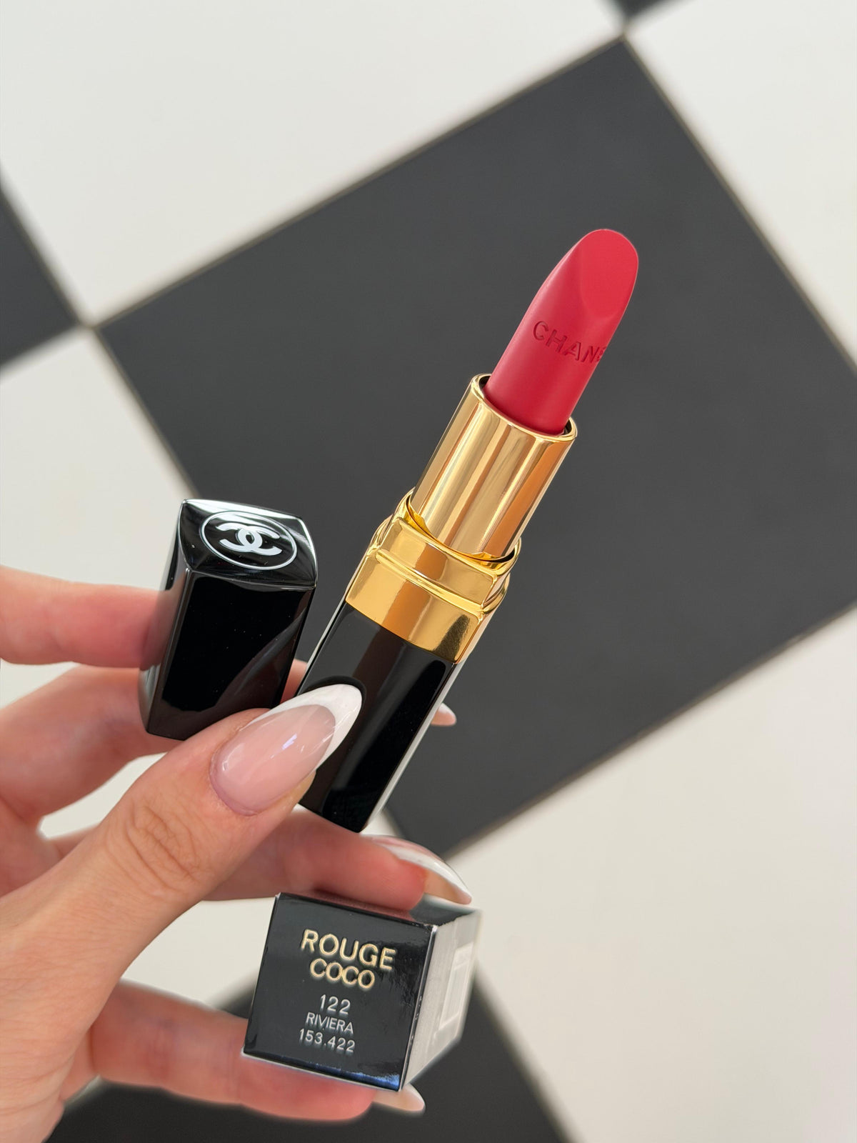 CHANEL Rouge Coco (122)
Ultra Hydrating Lipstick