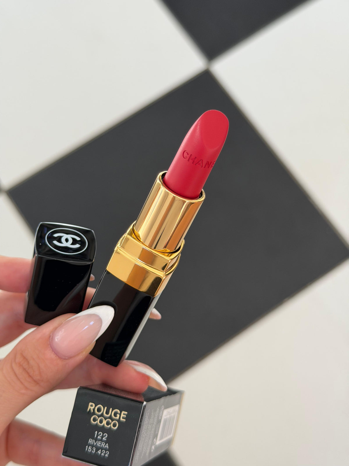 CHANEL Rouge Coco (122)
Ultra Hydrating Lipstick