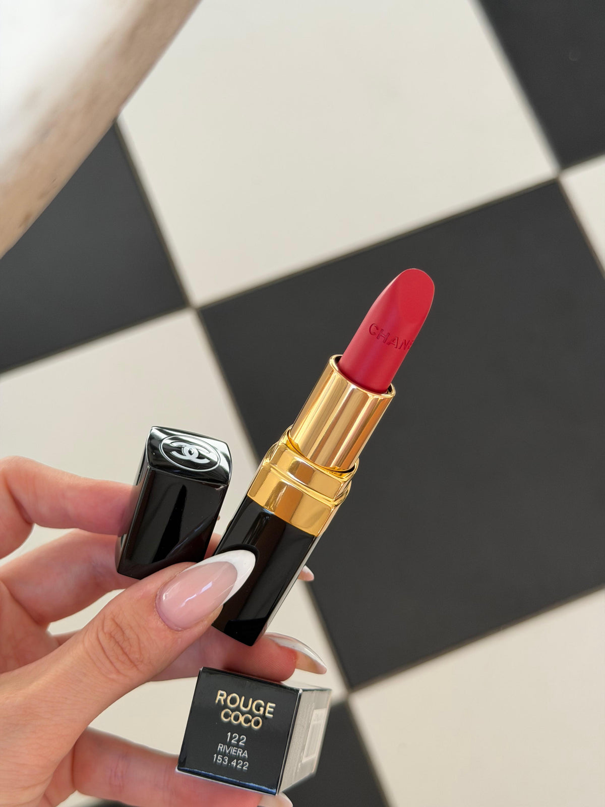 CHANEL Rouge Coco (122)
Ultra Hydrating Lipstick