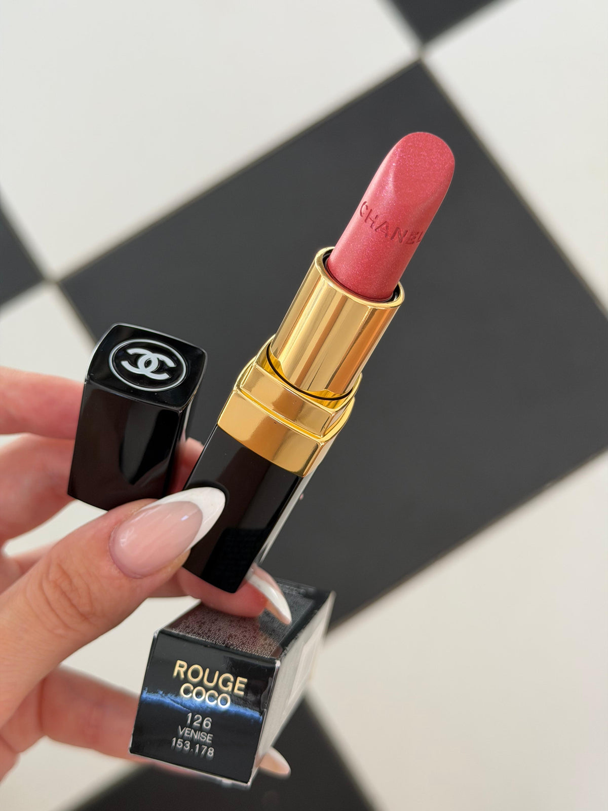 CHANEL Rouge Coco (126)
Ultra Hydrating Lipstick