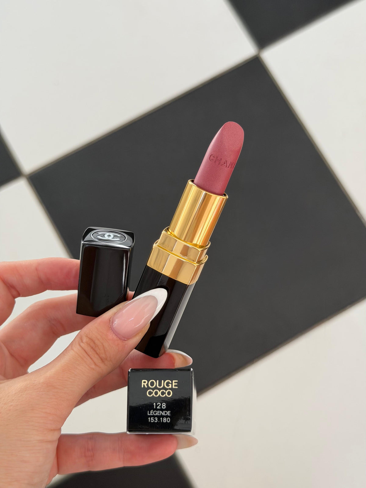 CHANEL Rouge Coco (128)
Ultra Hydrating Lipstick