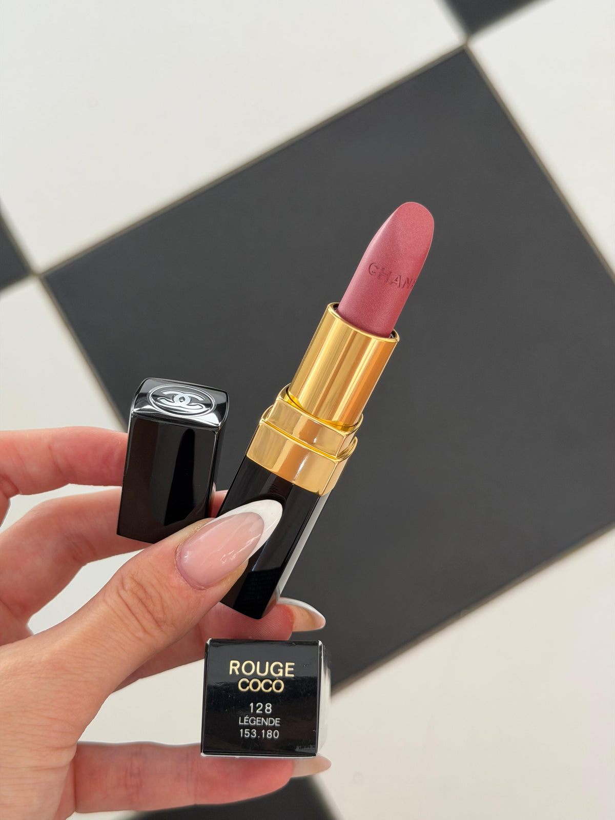 CHANEL Rouge Coco (128)
Ultra Hydrating Lipstick