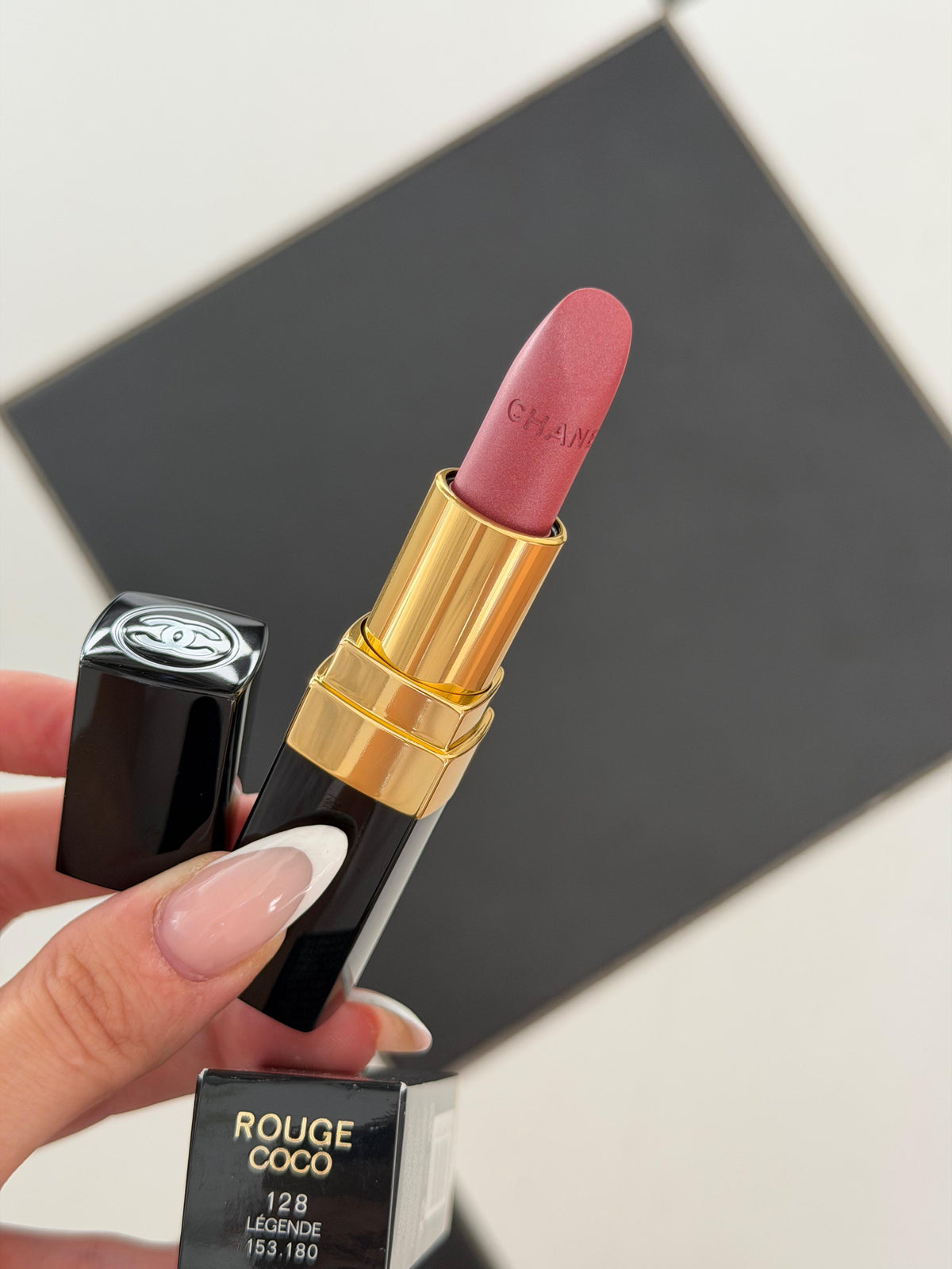 CHANEL Rouge Coco (128)
Ultra Hydrating Lipstick