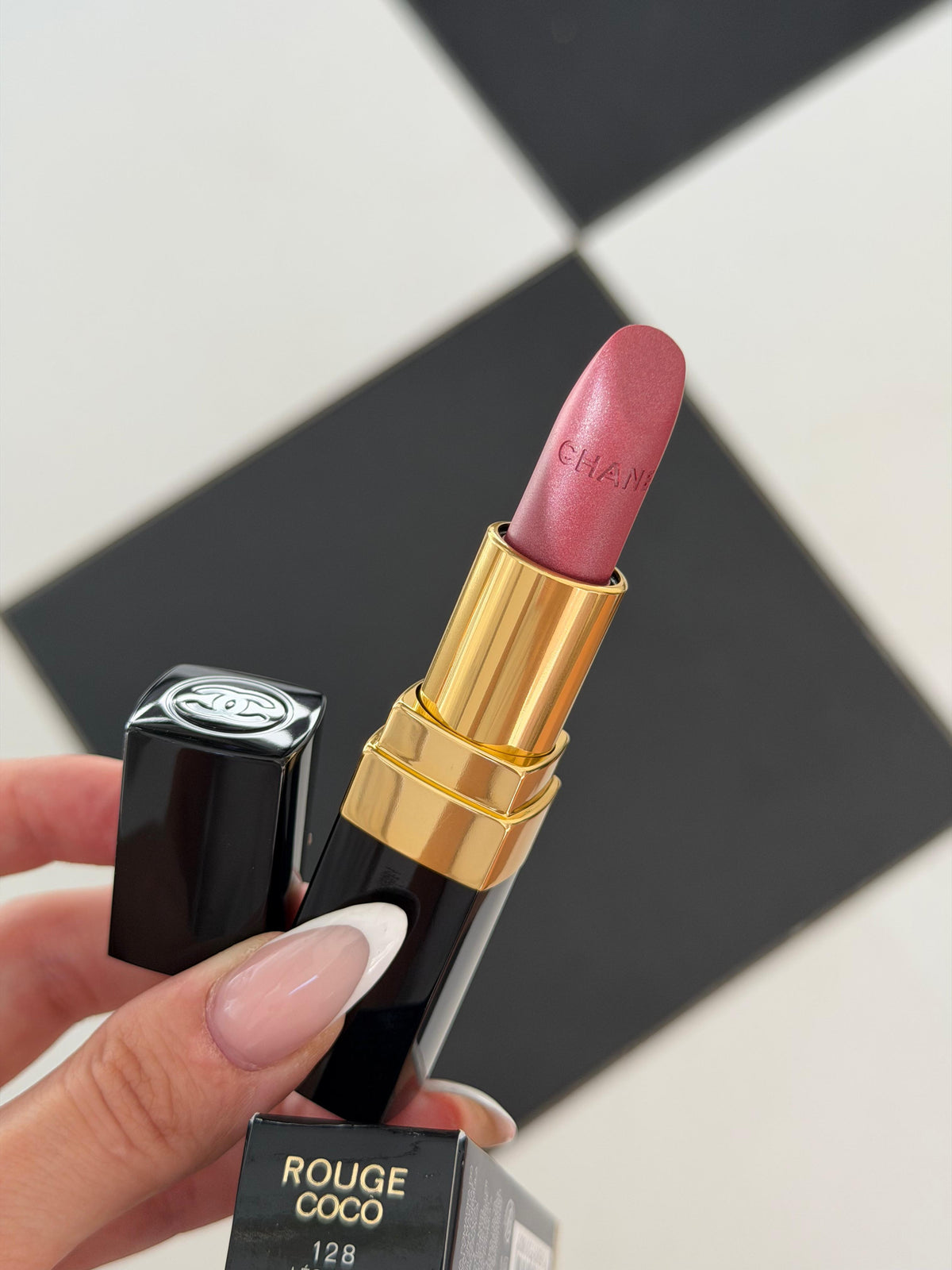 CHANEL Rouge Coco (128)
Ultra Hydrating Lipstick