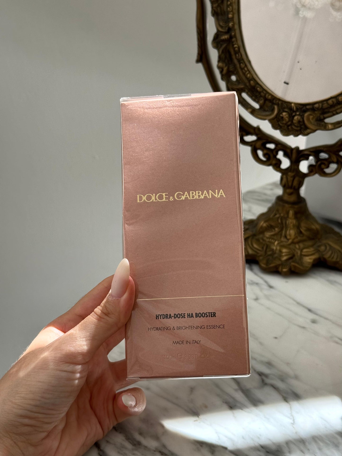DOLCE&GABBANA Hydra-Dose HA Booster
Hydrating & Brightening Essence