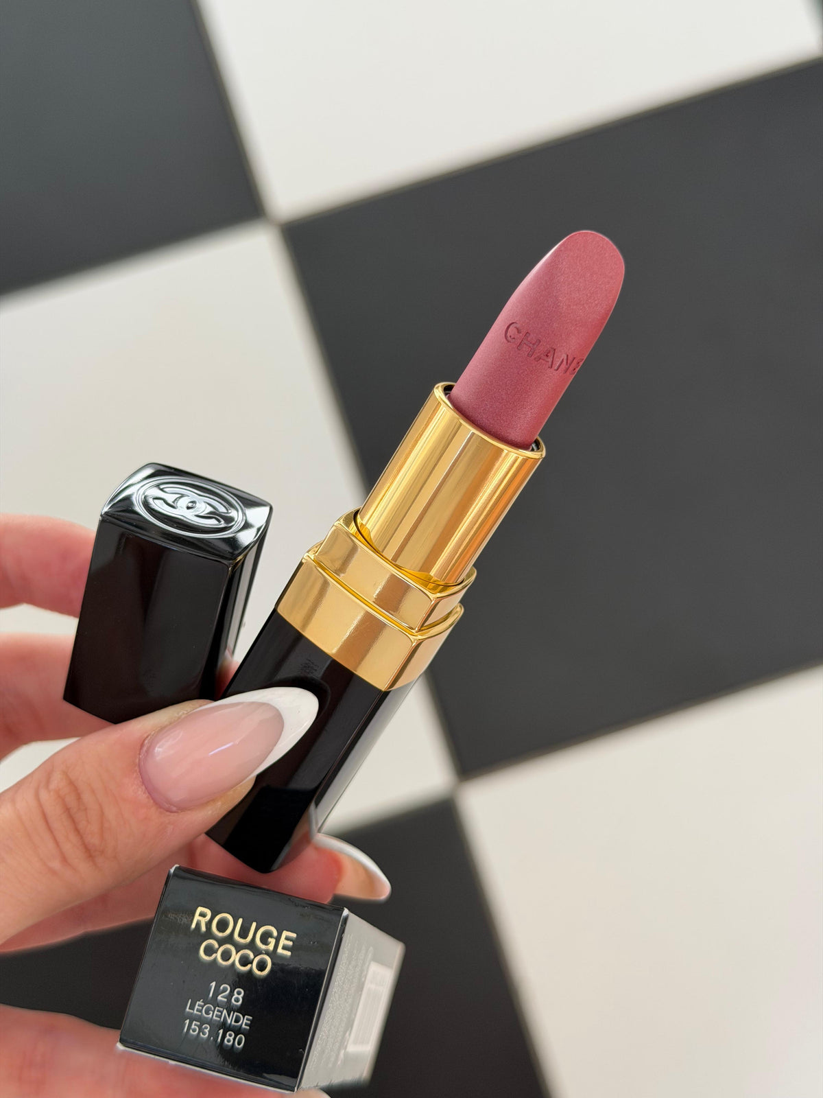 CHANEL Rouge Coco (128)
Ultra Hydrating Lipstick