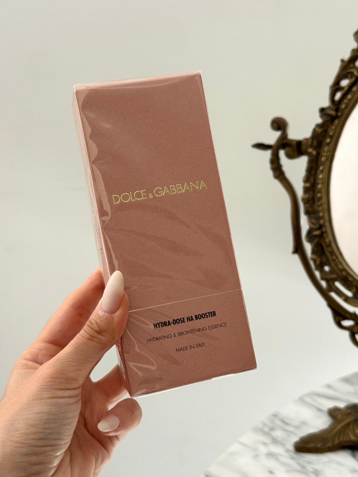 DOLCE&GABBANA Hydra-Dose HA Booster
Hydrating & Brightening Essence